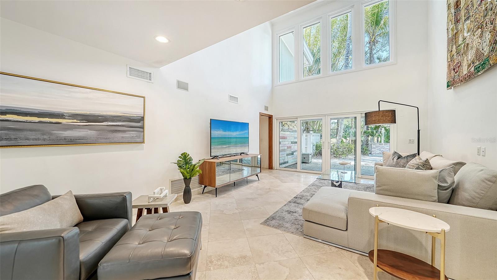 SANDERLING CLUB - Residential