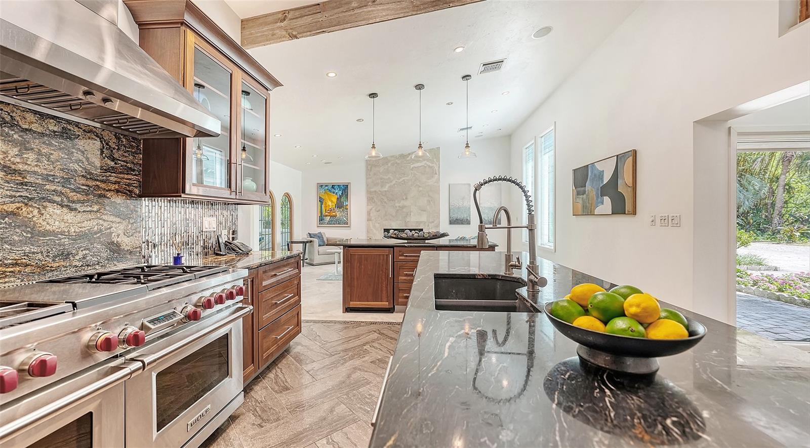 SANDERLING CLUB - Residential