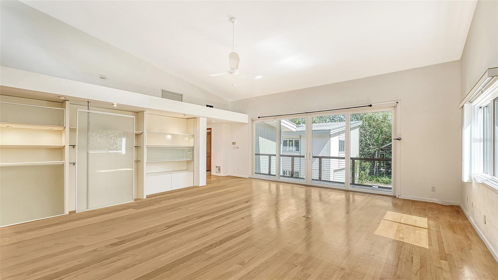 SANDERLING CLUB - Residential