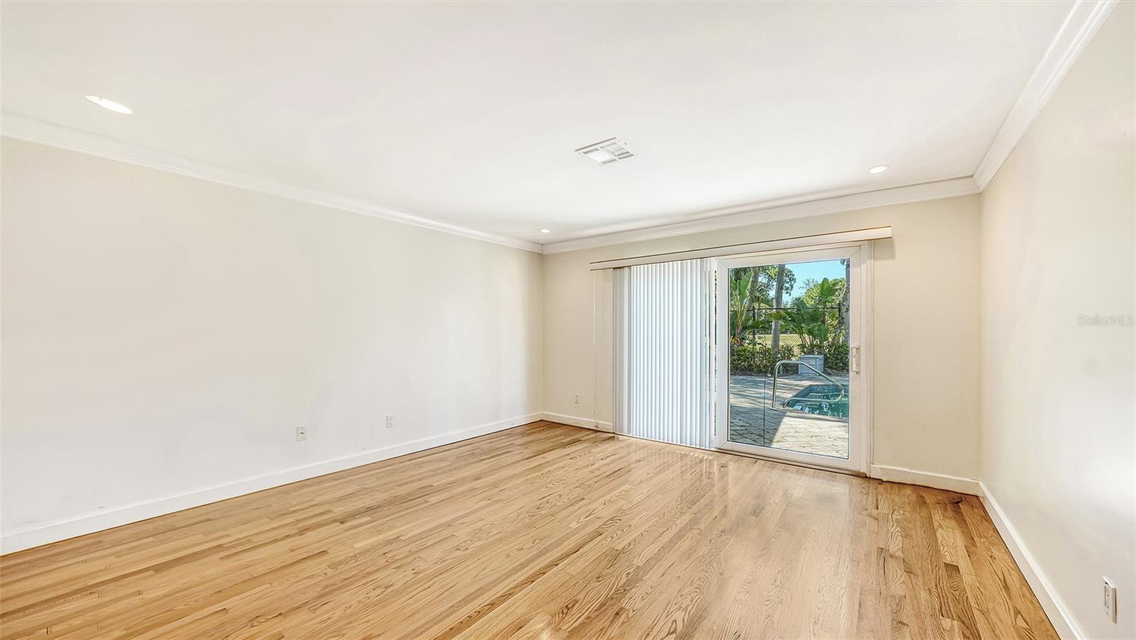 SANDERLING CLUB - Residential