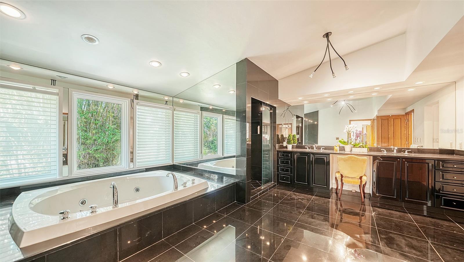 SANDERLING CLUB - Residential