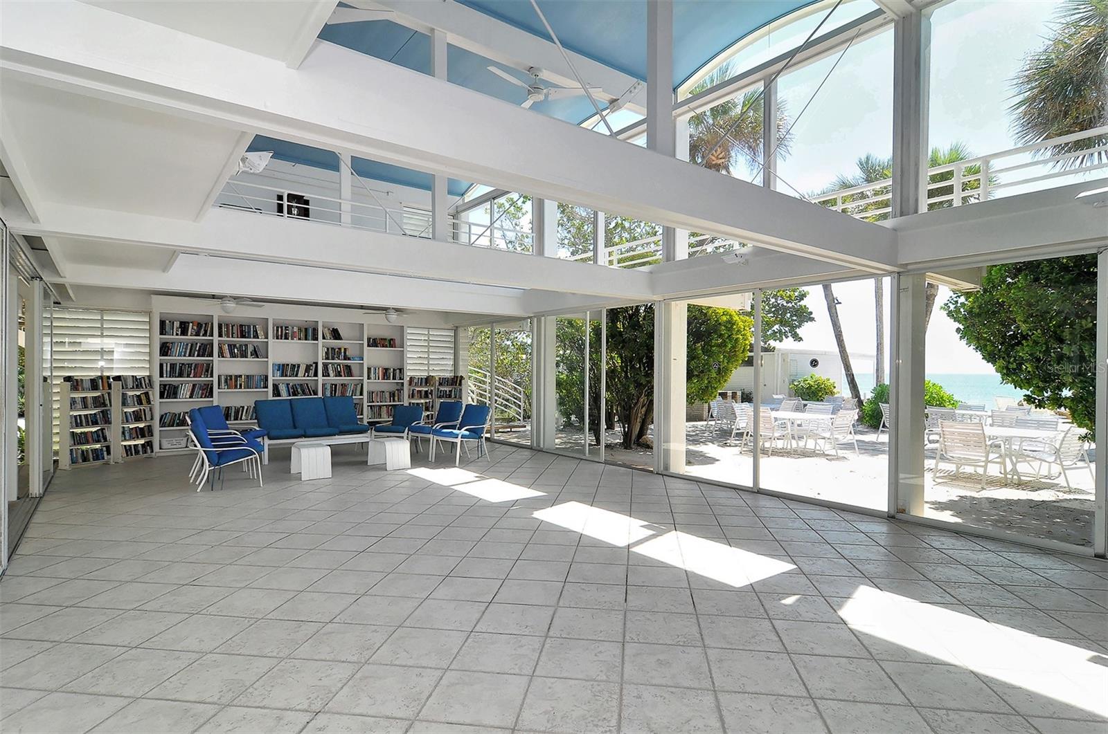 SANDERLING CLUB - Residential