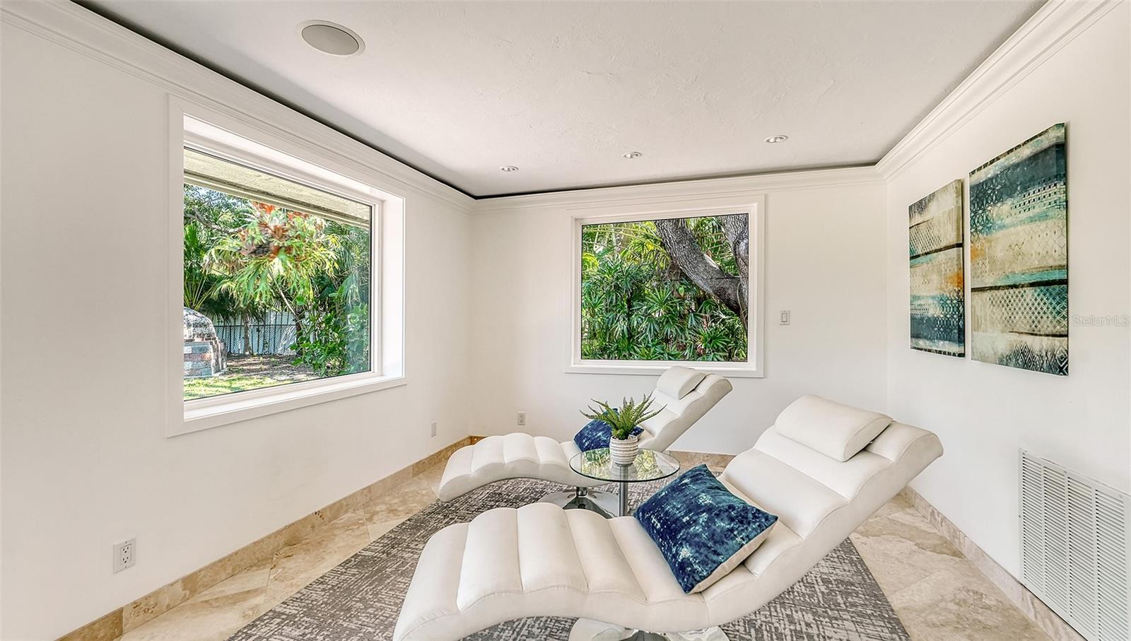 SANDERLING CLUB - Residential