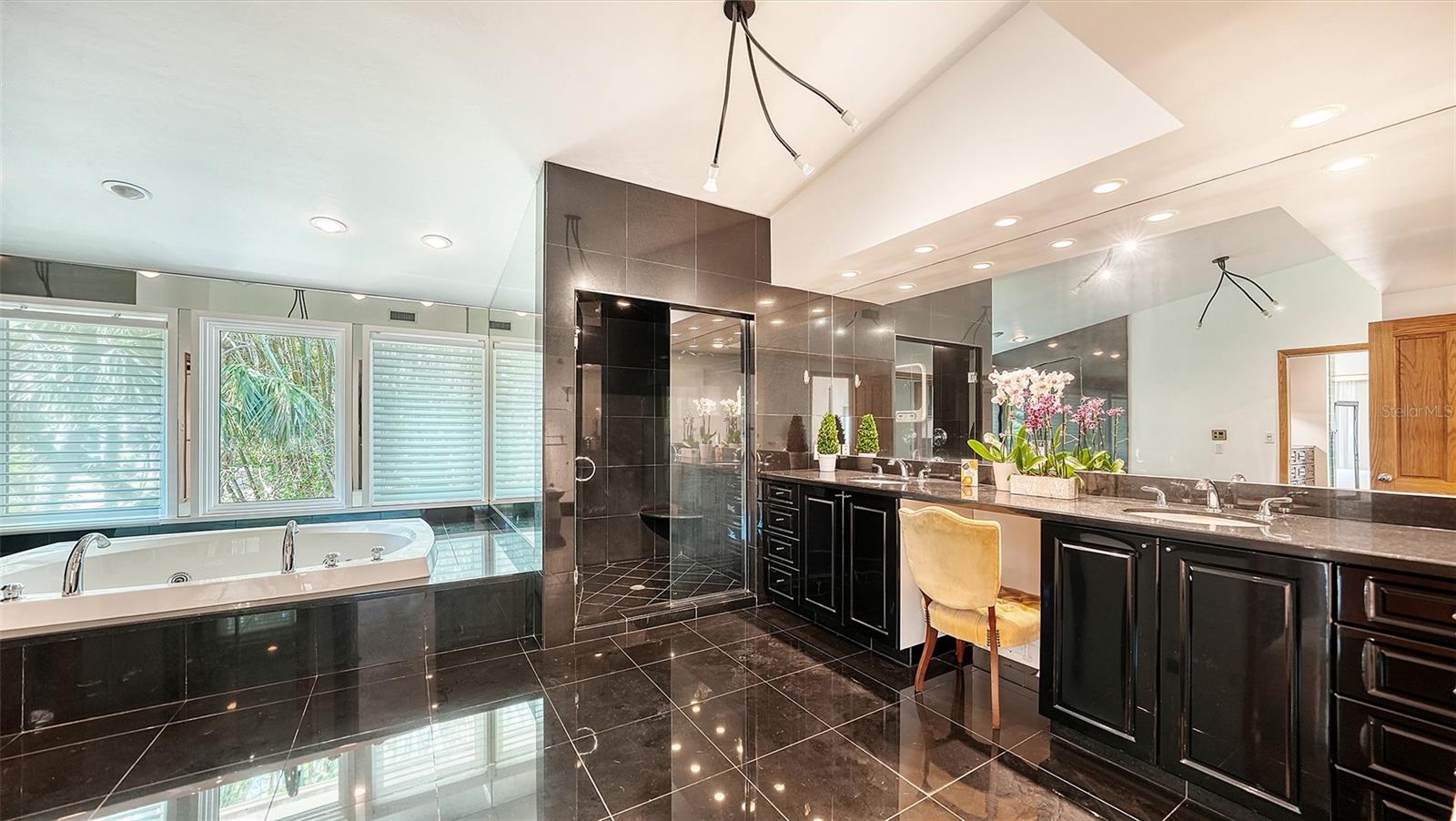 SANDERLING CLUB - Residential