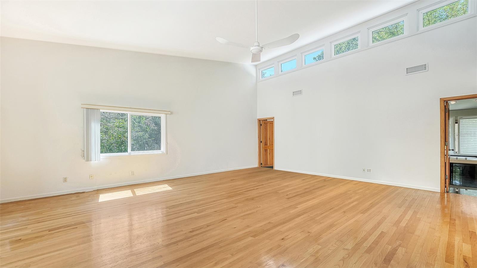 SANDERLING CLUB - Residential