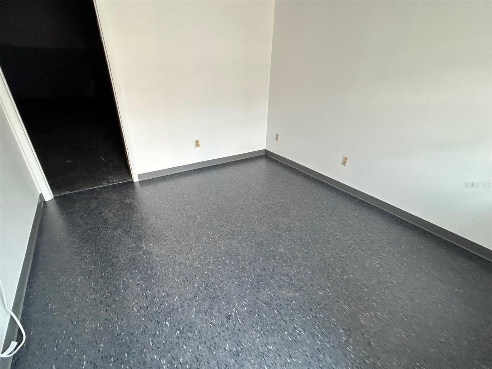 SILVER SPGS PARK - Commercial Lease