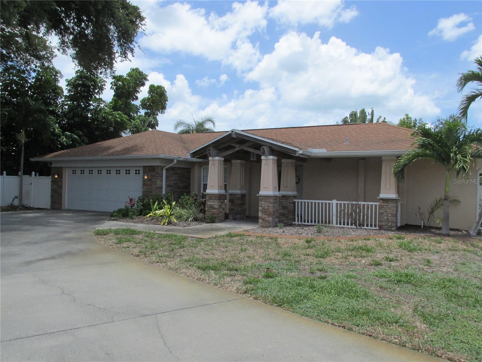 Island of Venice Pool Home available for 2025 Season. Enjoy the island life in this 3 bed 2 bath pool home with a two car garage. Five beaches, the fishing pier, Lake Venice golf course, the Jetty to the Gulf of Mexico as well as historic downtown Venice with its shops and dining await you on Venice Island. Located at the end of a quiet cul-de-sak this property is a gem, make it your Paradise destination.