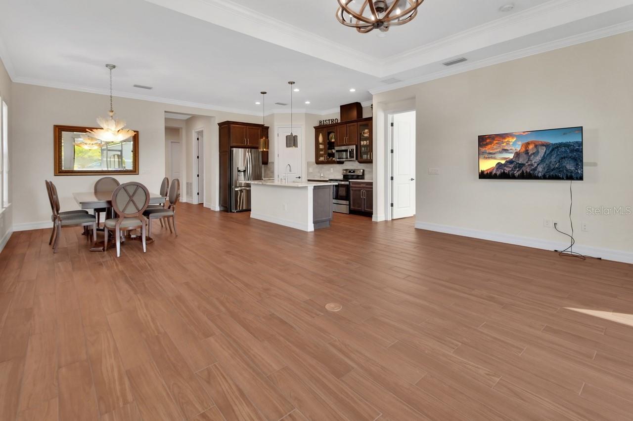 6287 WOODHAVEN VILLAGE DRIVE