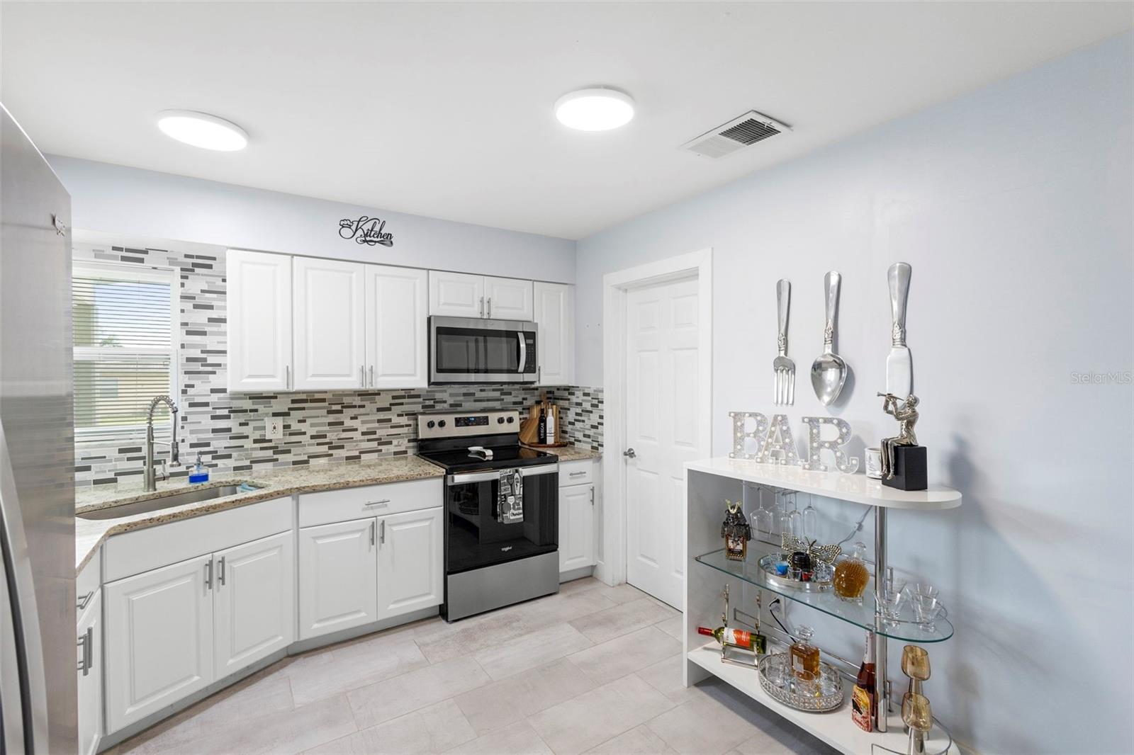 DELTONA LAKES UNIT 55 - Residential Lease