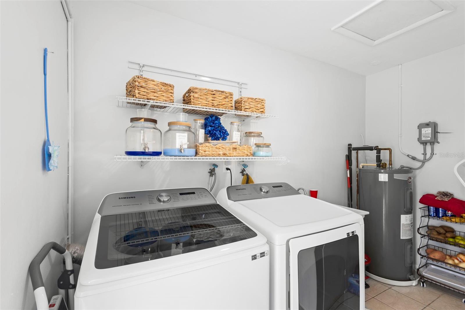 DELTONA LAKES UNIT 55 - Residential Lease