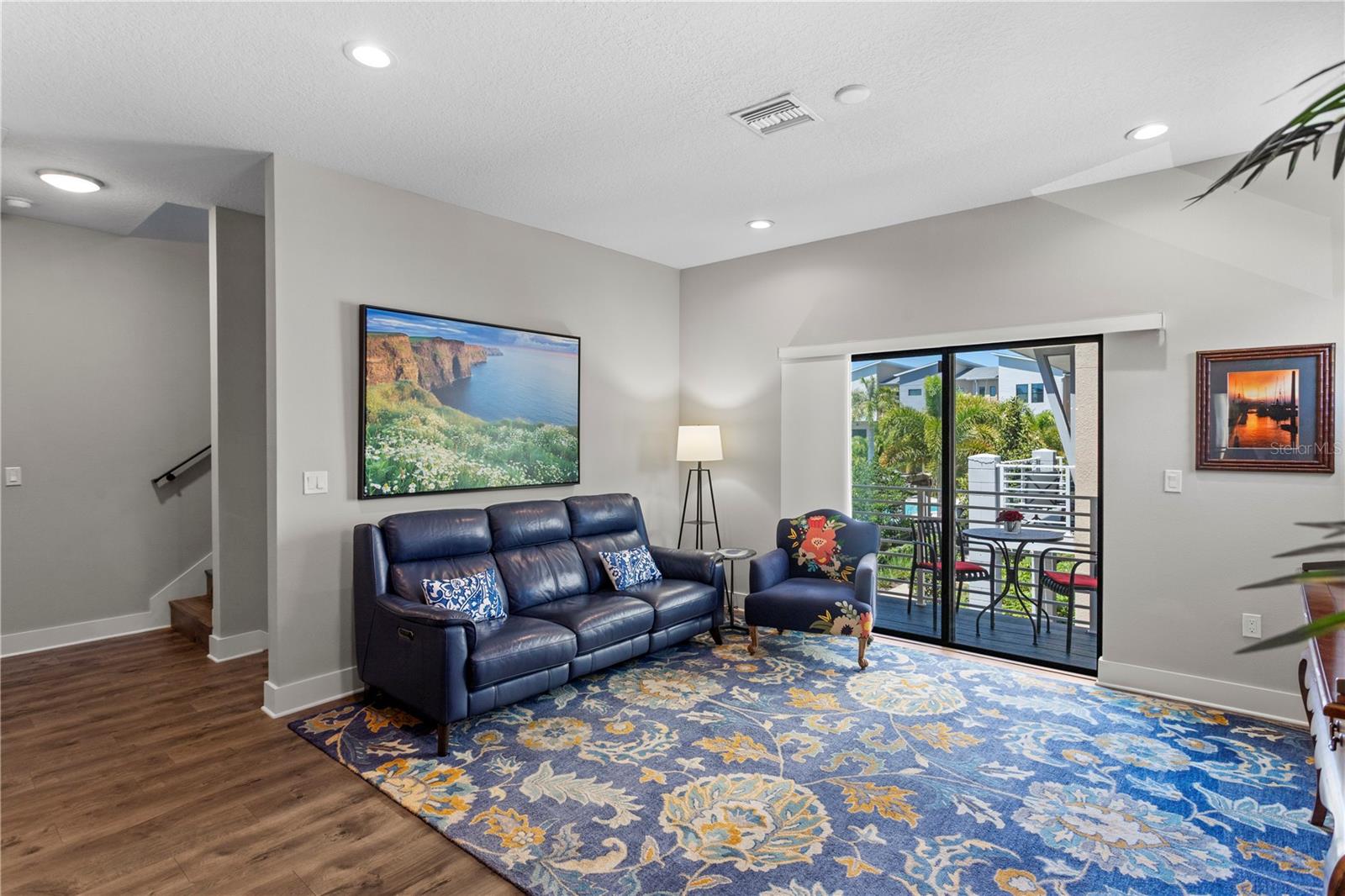 UPTOWN KENWOOD - Residential