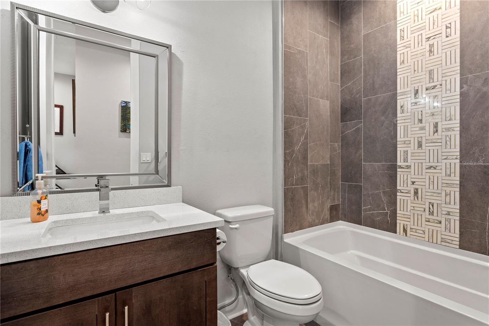 UPTOWN KENWOOD - Residential