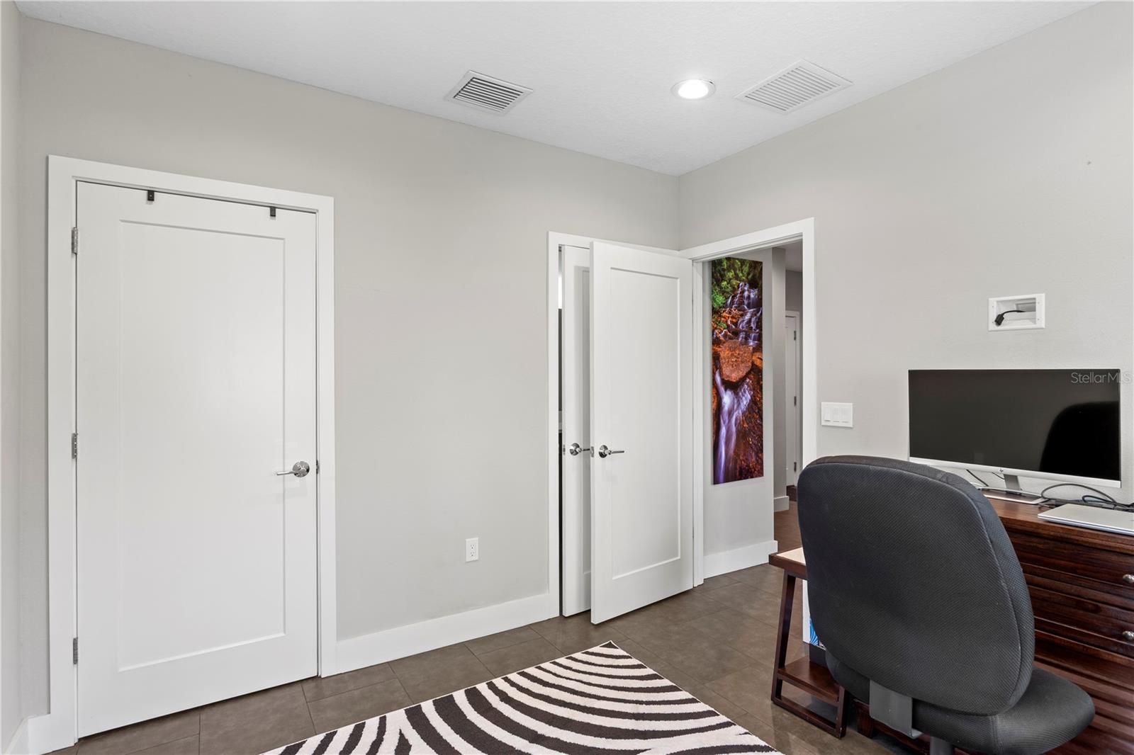 UPTOWN KENWOOD - Residential