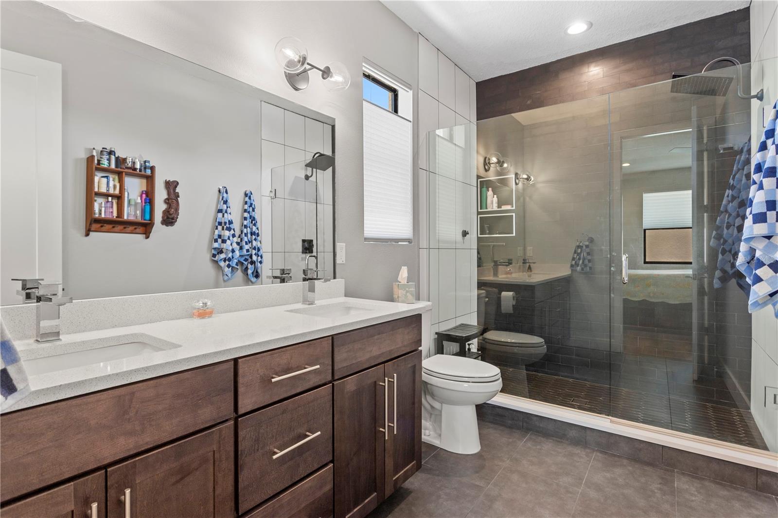 UPTOWN KENWOOD - Residential