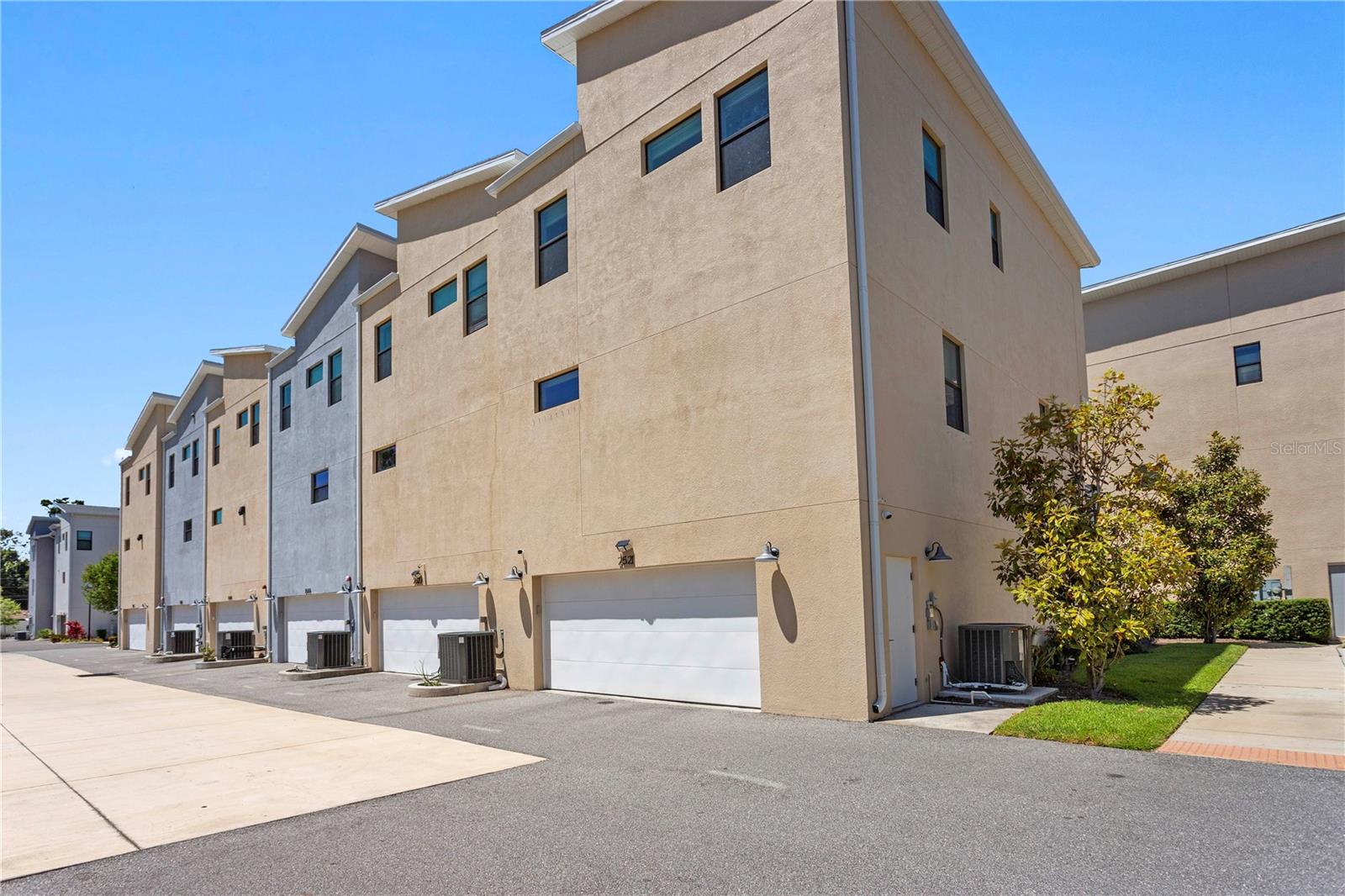 UPTOWN KENWOOD - Residential