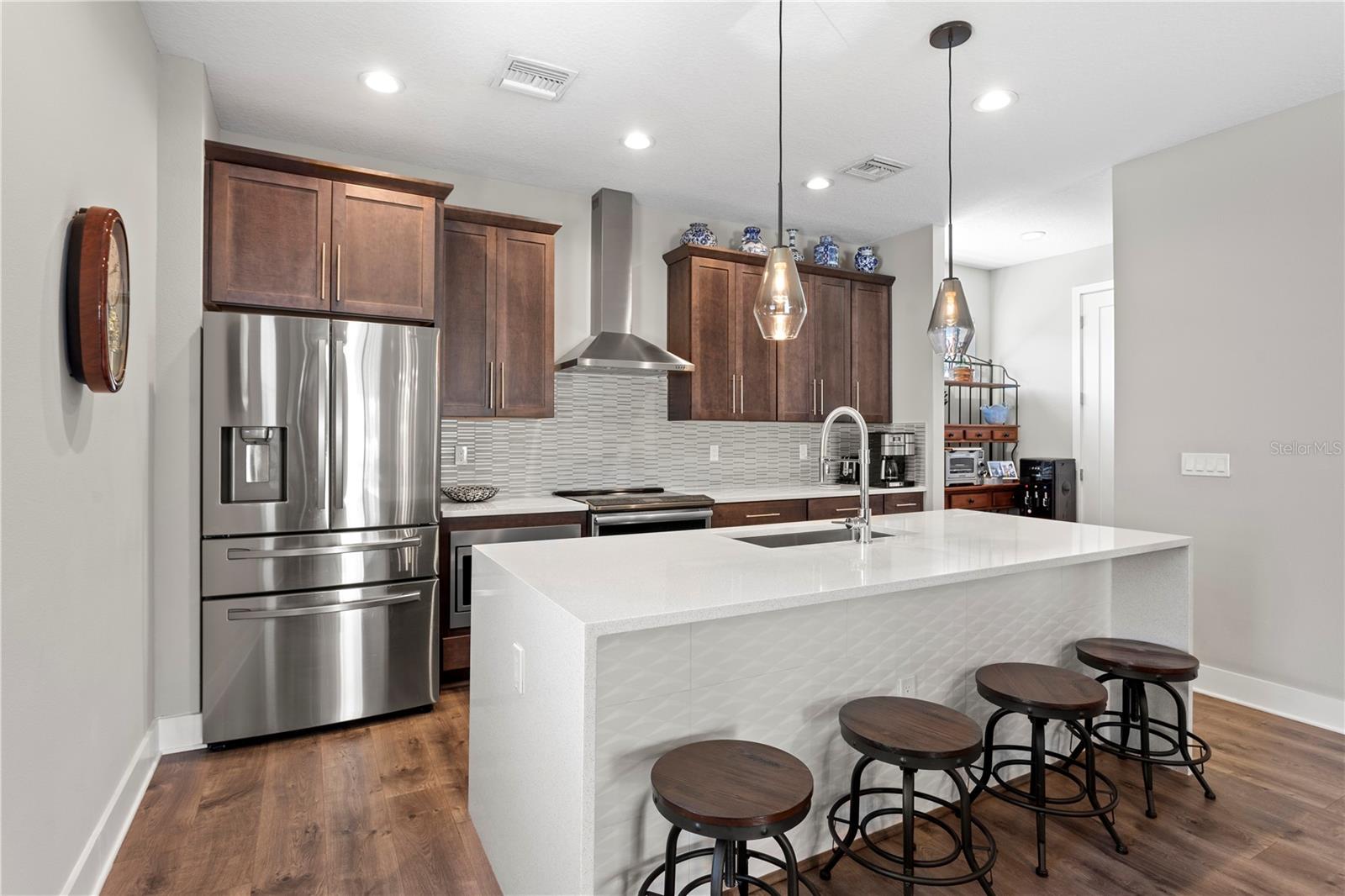 UPTOWN KENWOOD - Residential