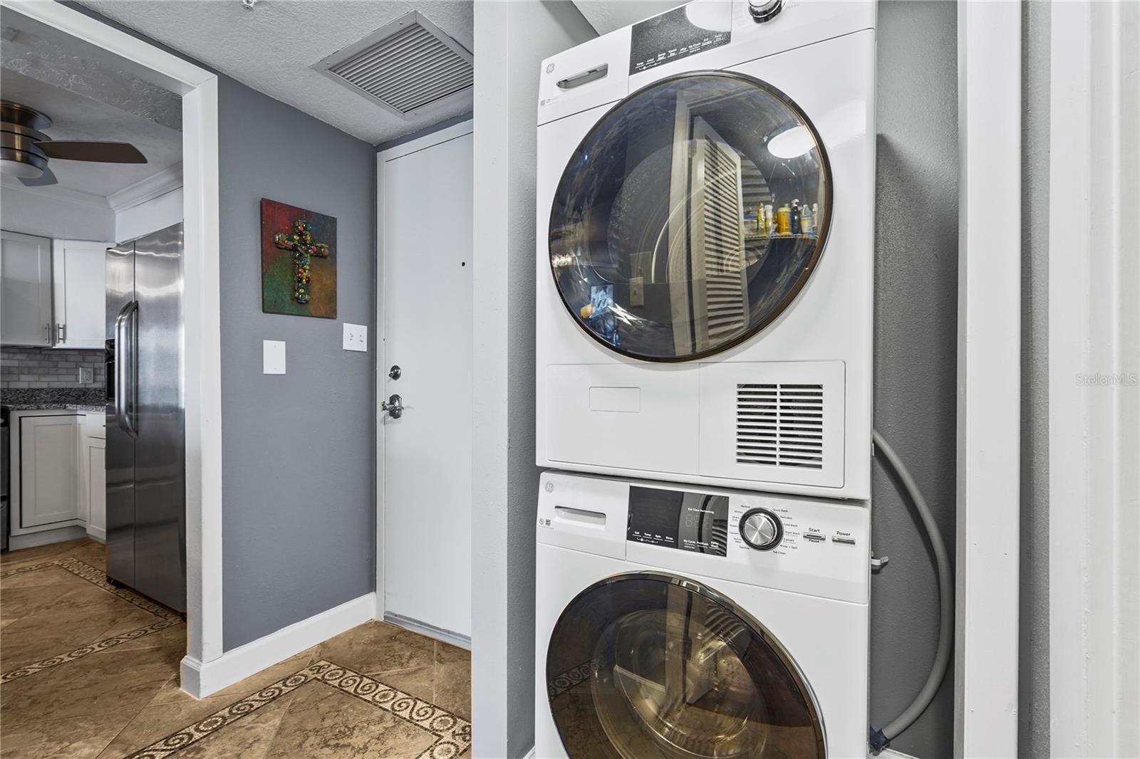 DOLPHIN TOWER - Residential