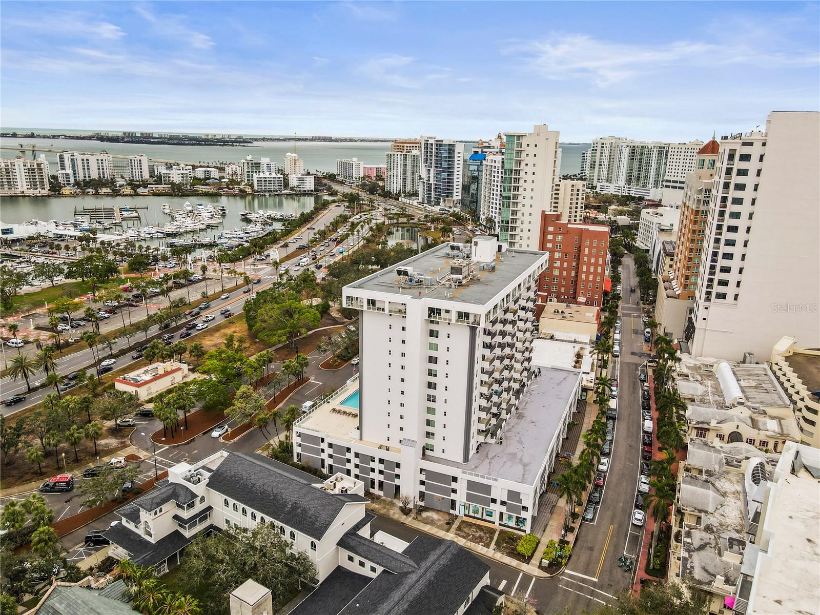 DOLPHIN TOWER - Residential