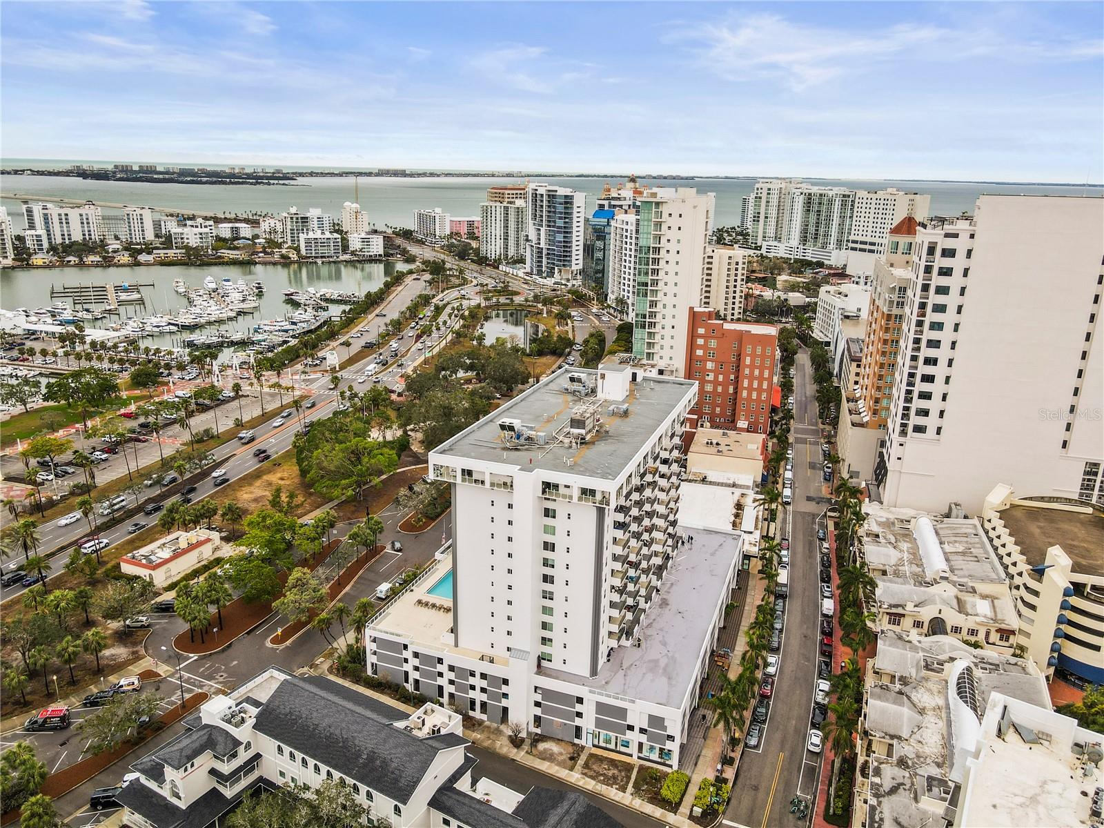 DOLPHIN TOWER - Residential