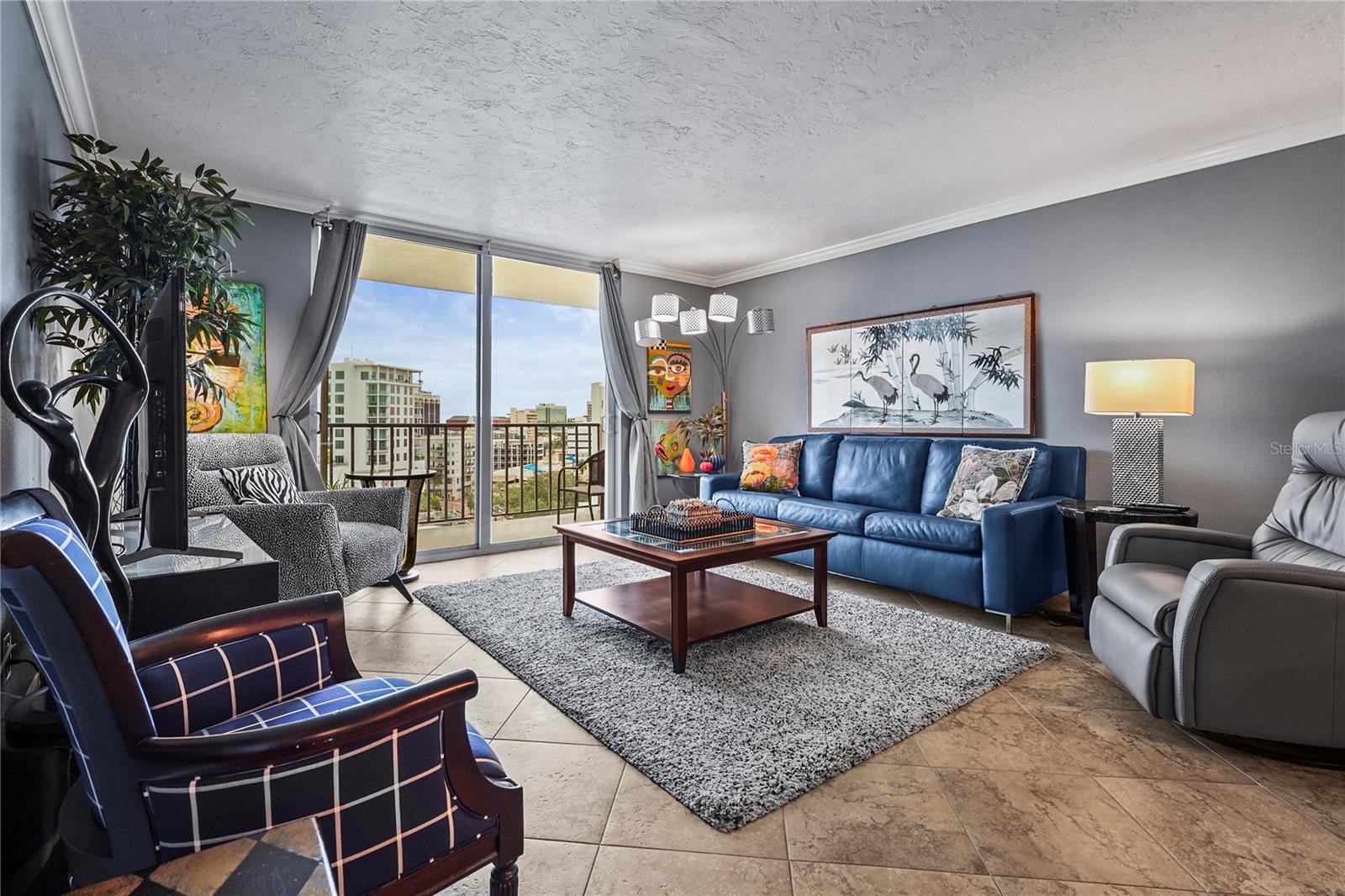 DOLPHIN TOWER - Residential