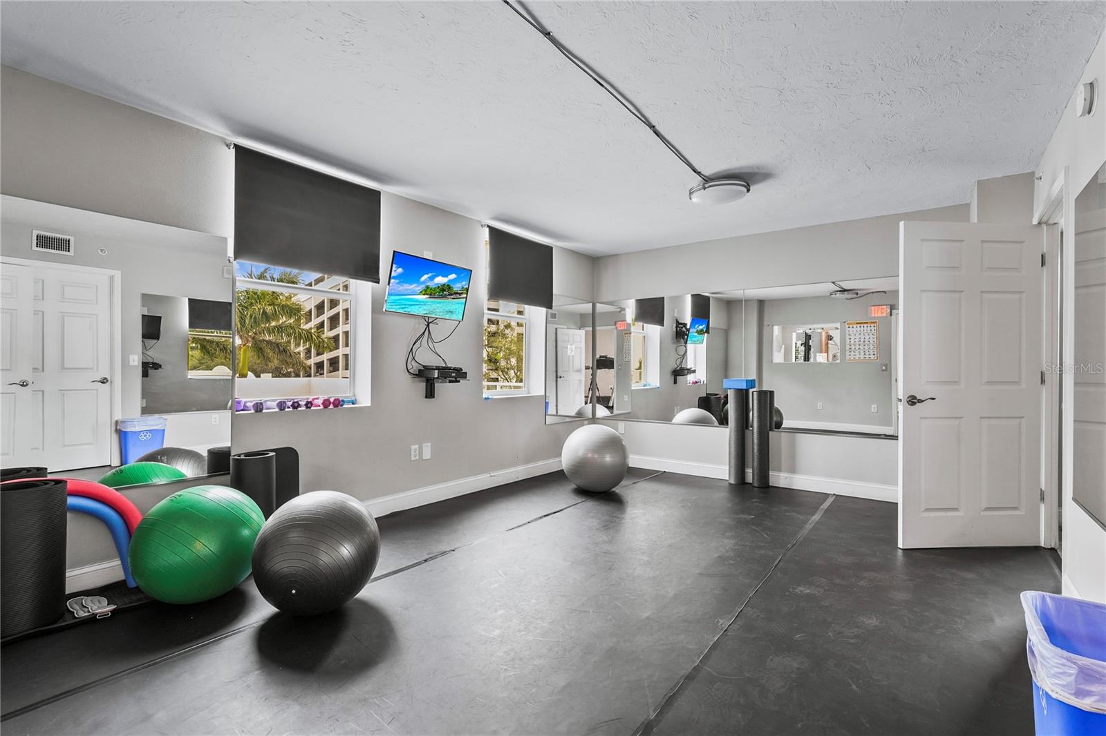 DOLPHIN TOWER - Residential