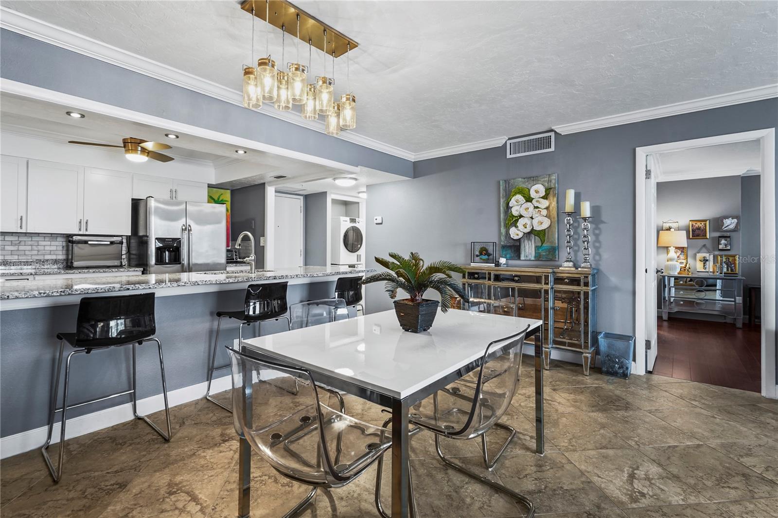 DOLPHIN TOWER - Residential