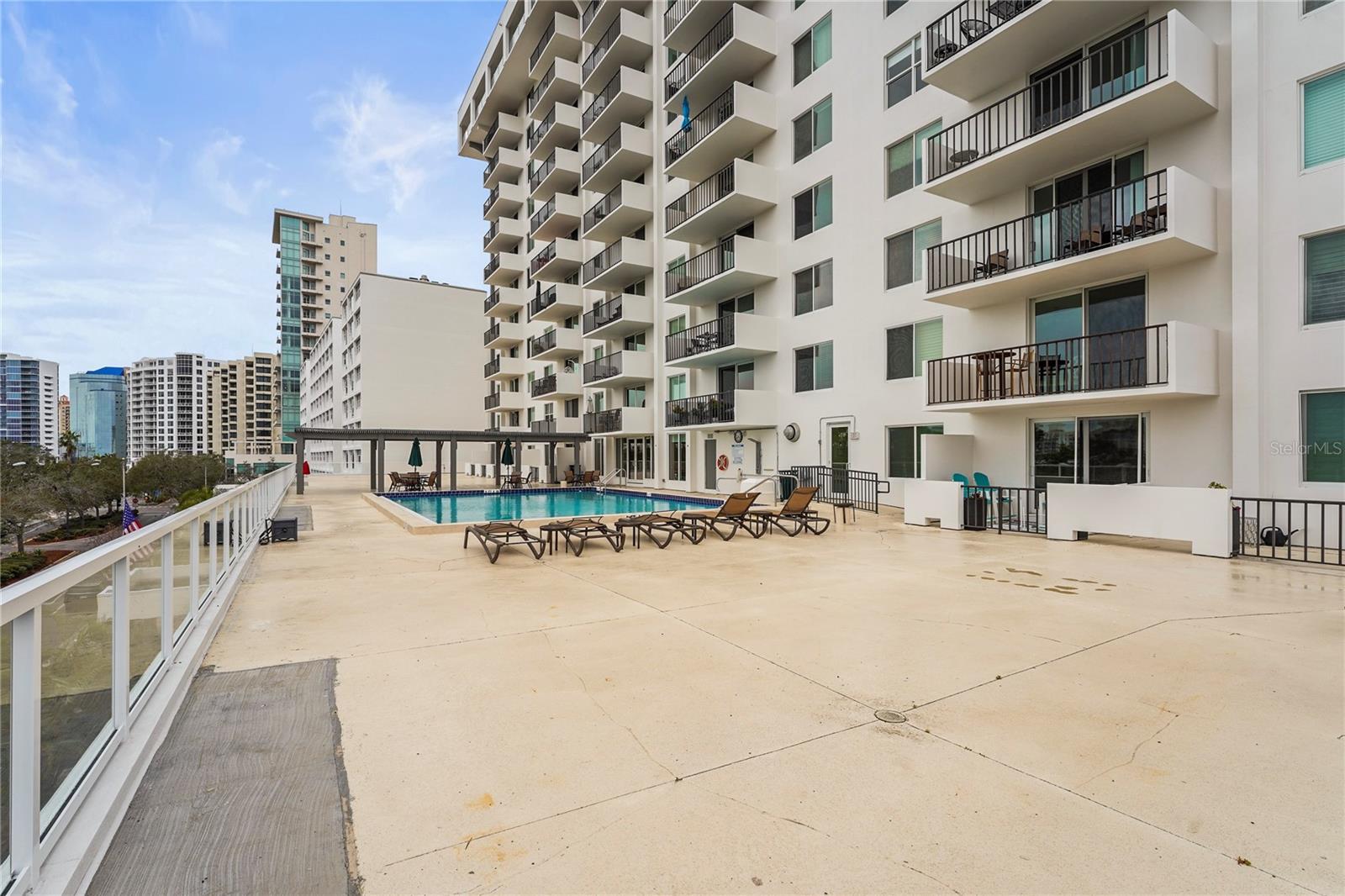 DOLPHIN TOWER - Residential