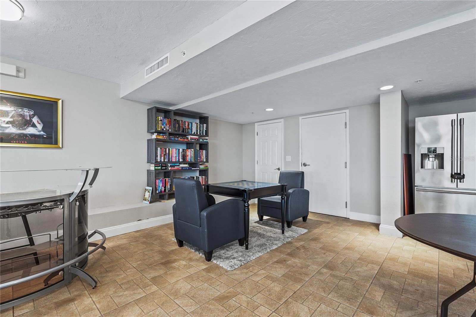 DOLPHIN TOWER - Residential