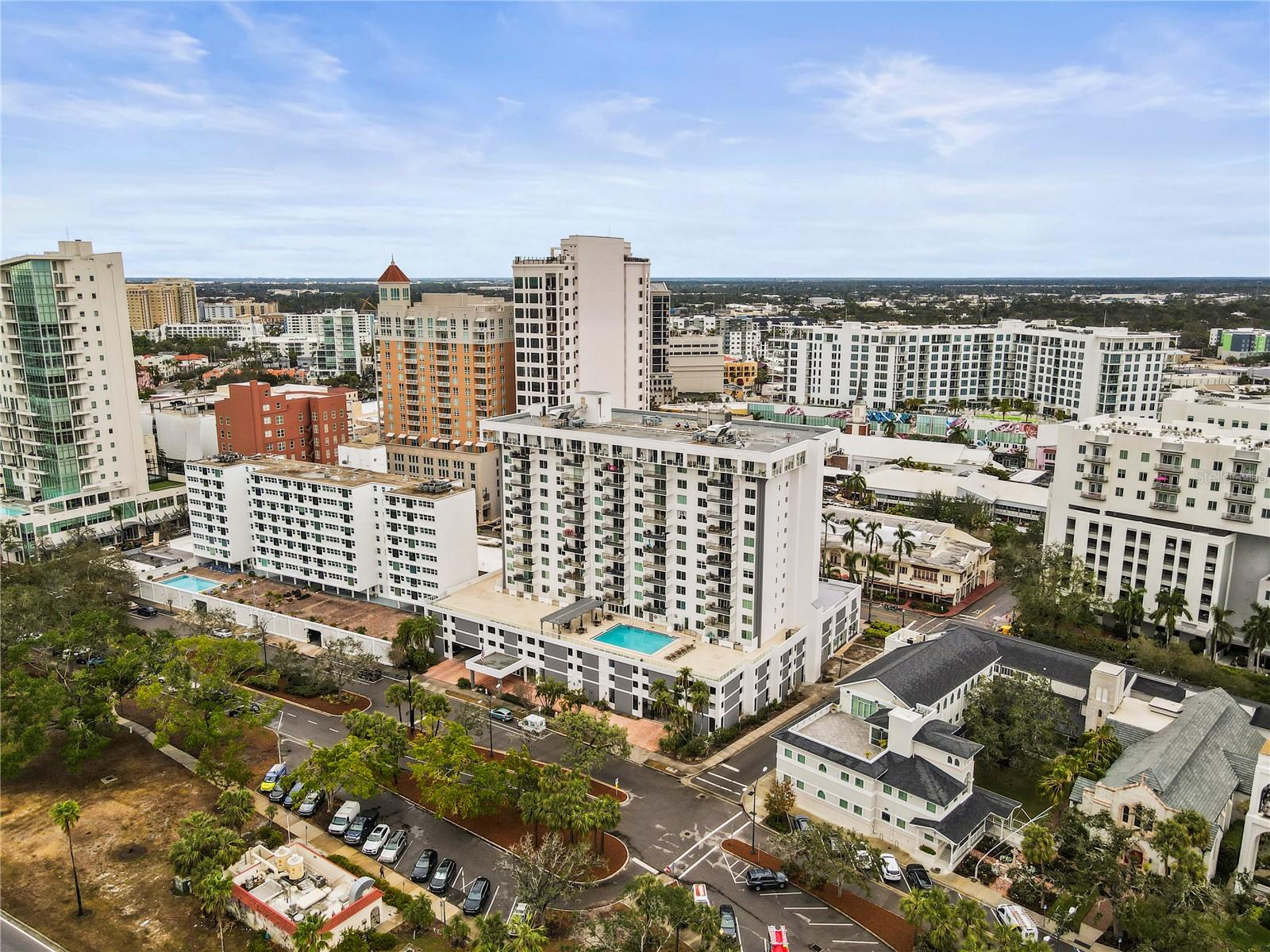 DOLPHIN TOWER - Residential