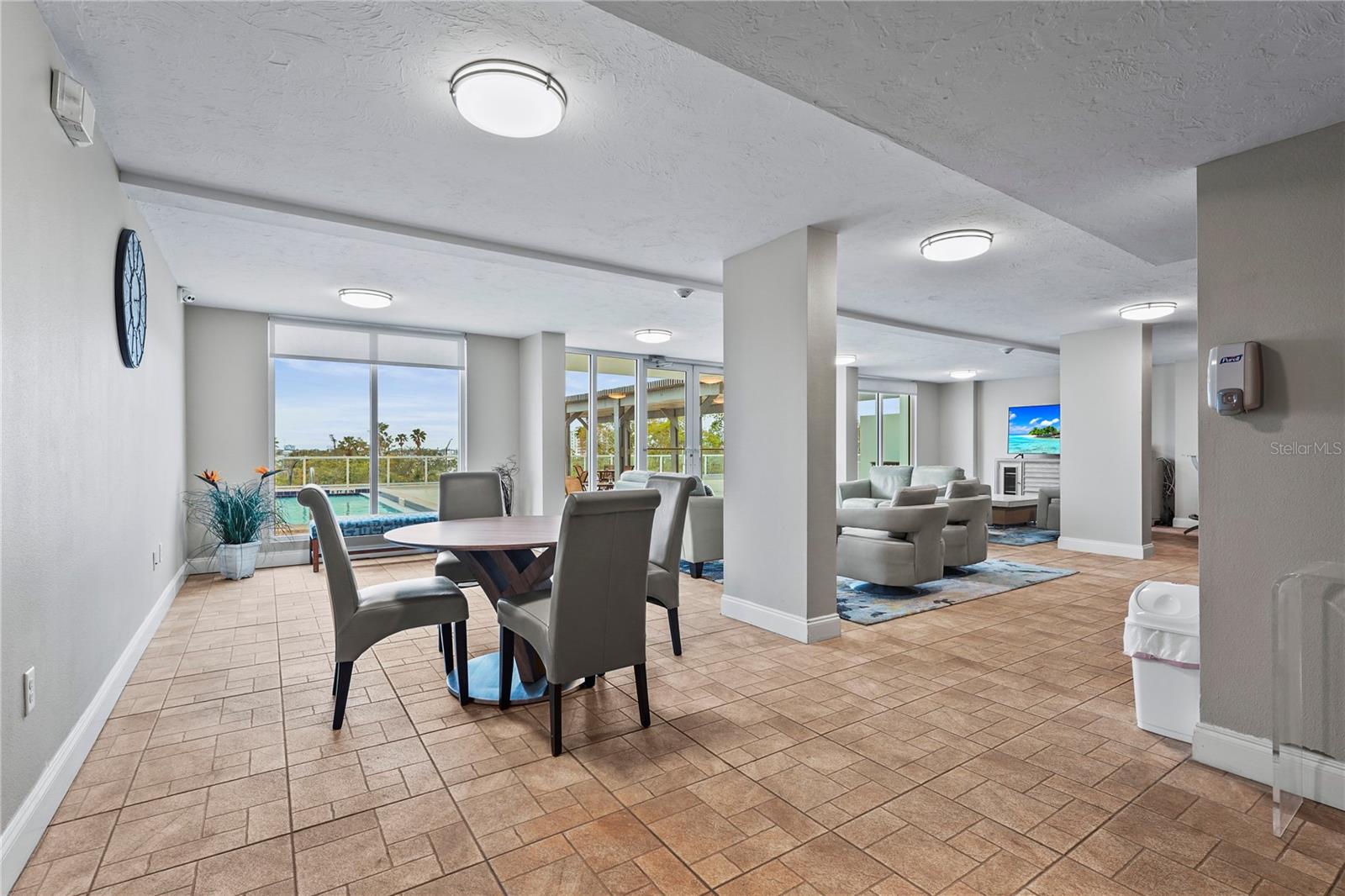 DOLPHIN TOWER - Residential