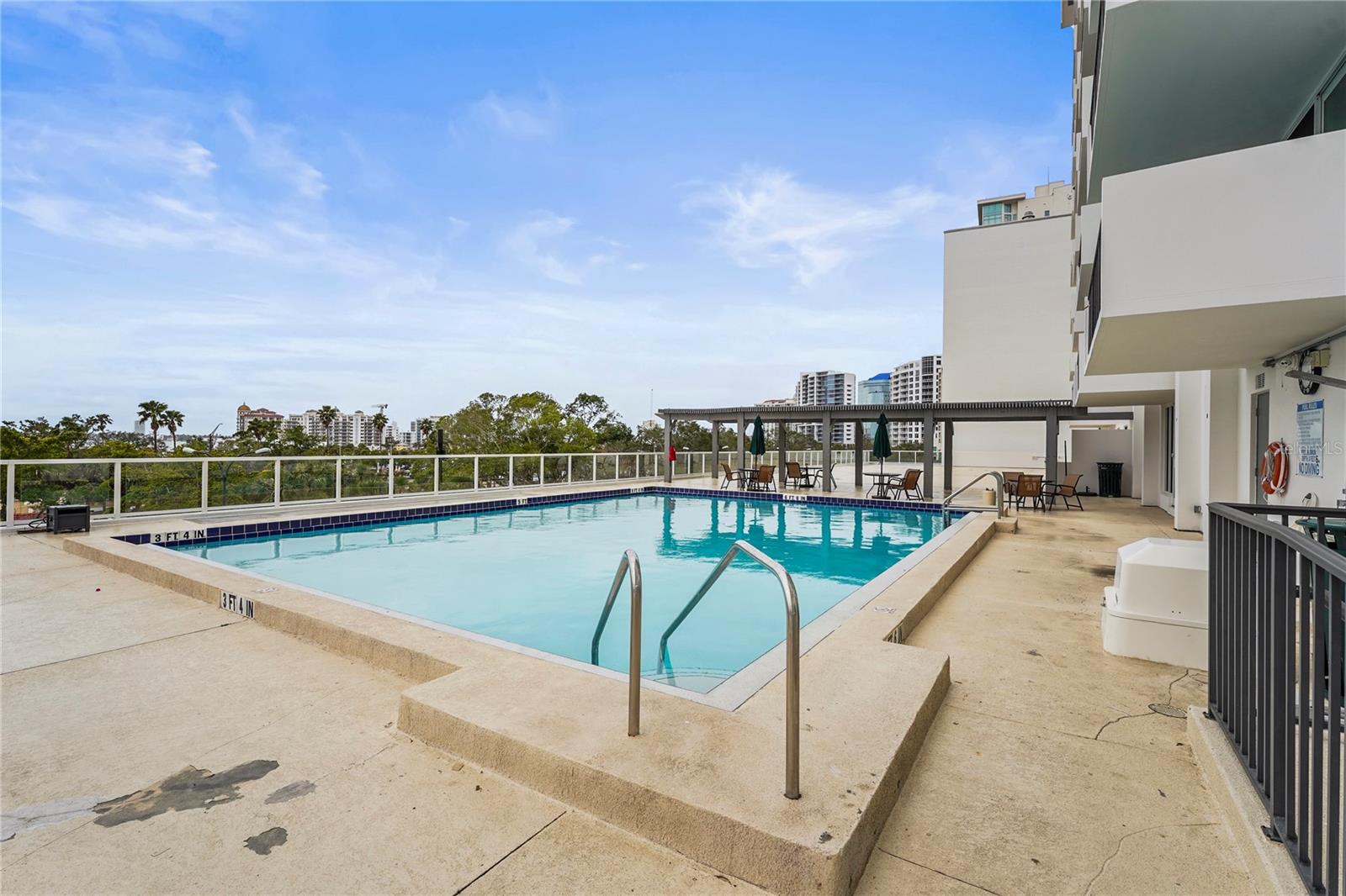 DOLPHIN TOWER - Residential