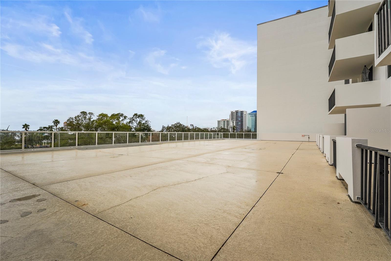 DOLPHIN TOWER - Residential