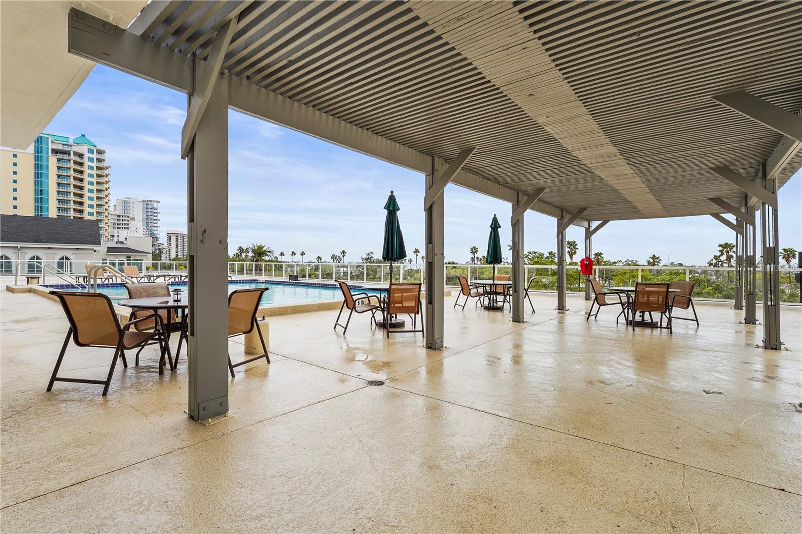 DOLPHIN TOWER - Residential