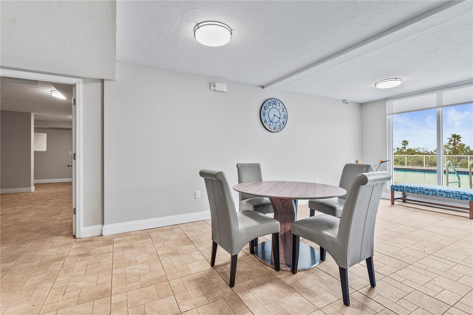 DOLPHIN TOWER - Residential