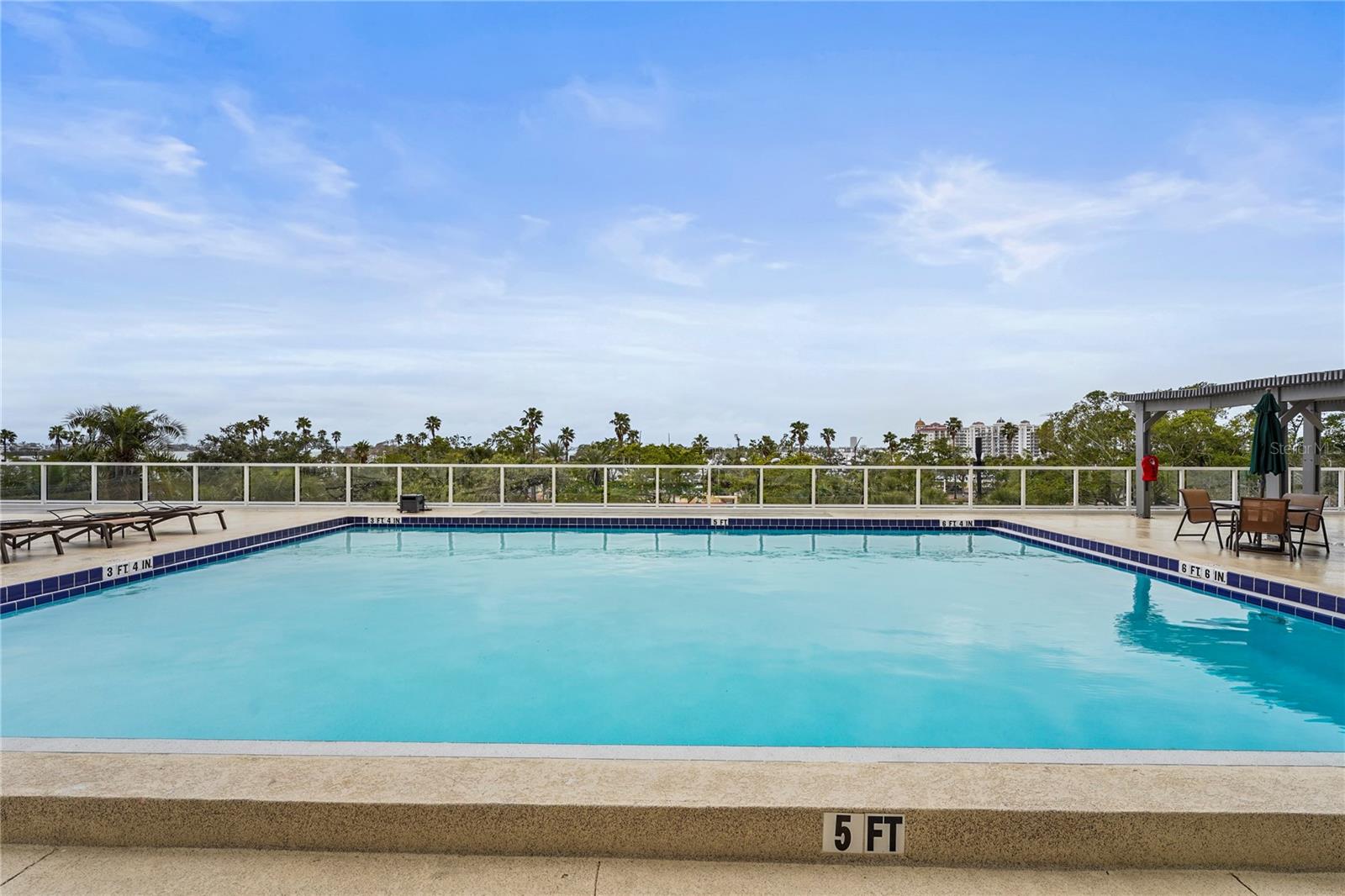 DOLPHIN TOWER - Residential