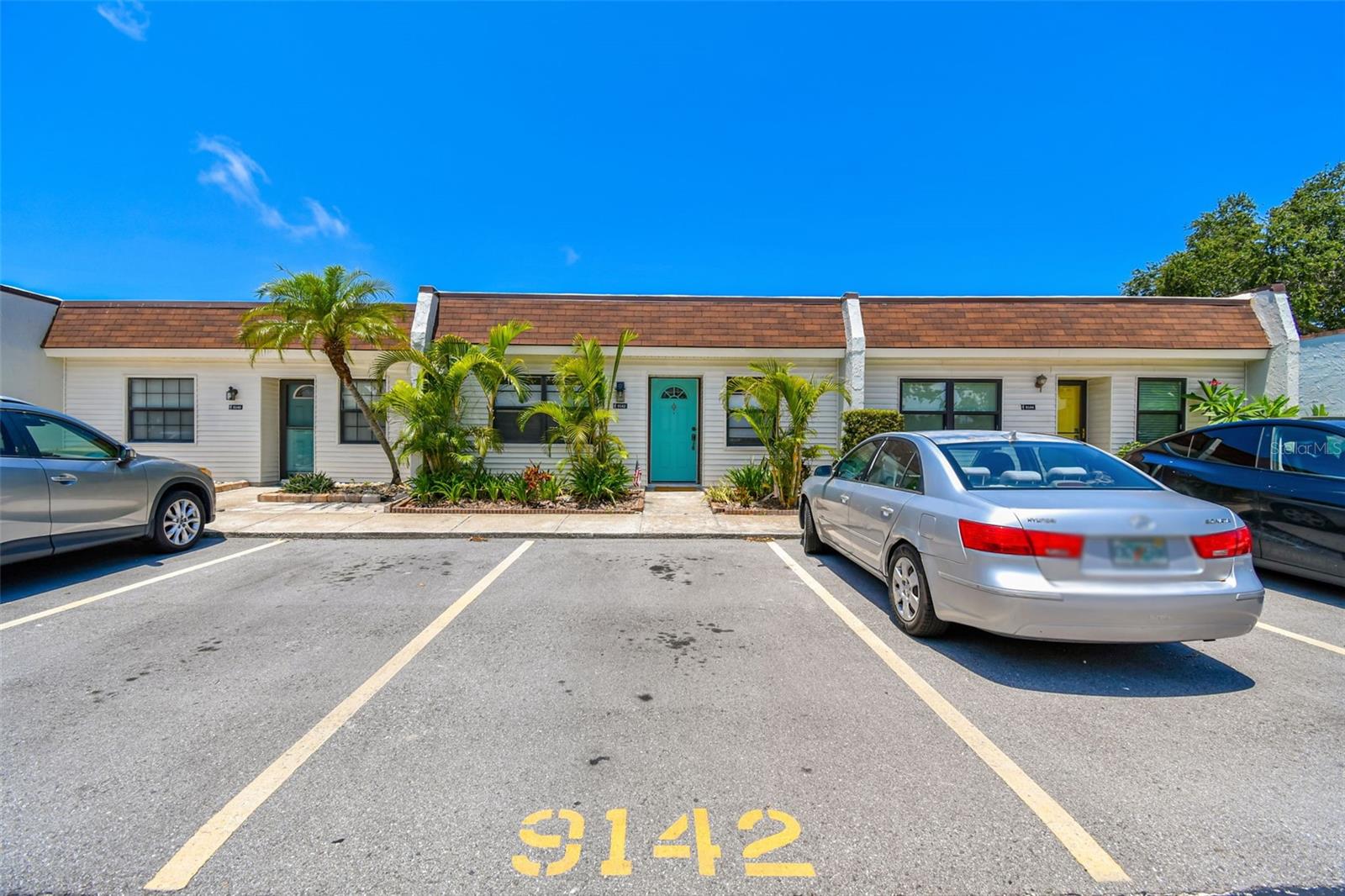9142 OAKWOOD LANE