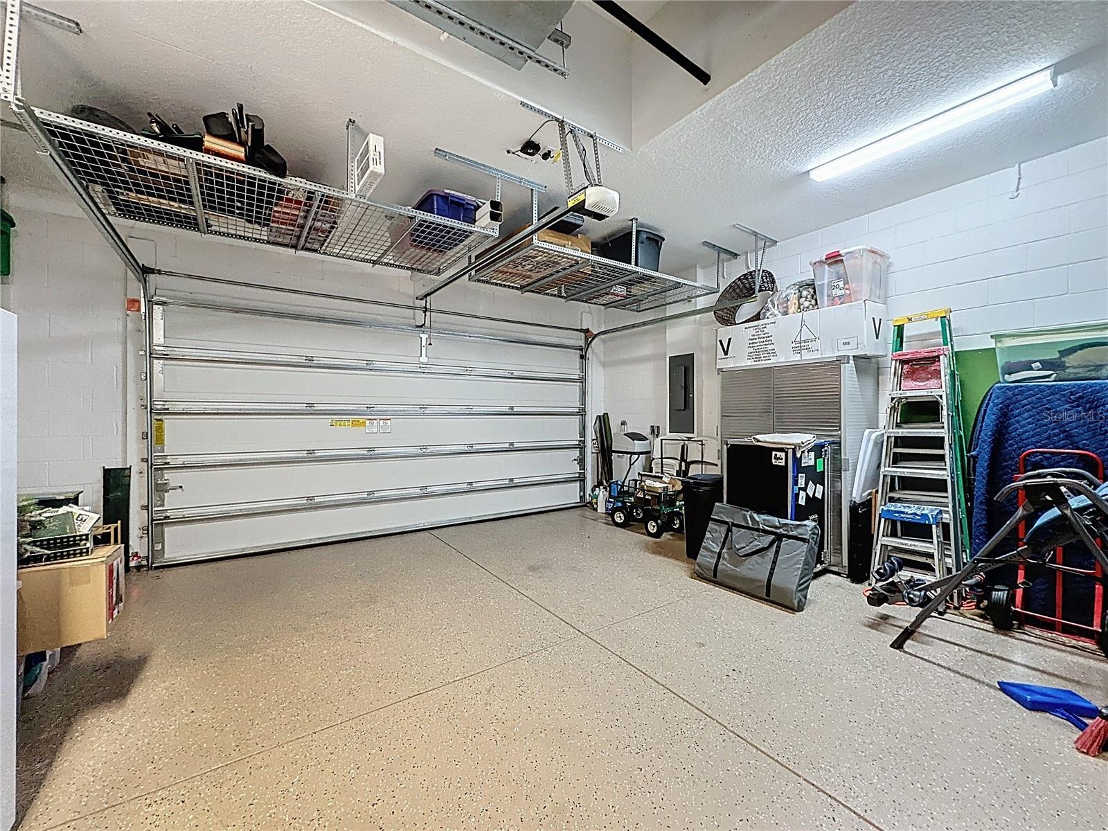 CASCADES OF GROVELAND (TRILOGY) - Residential