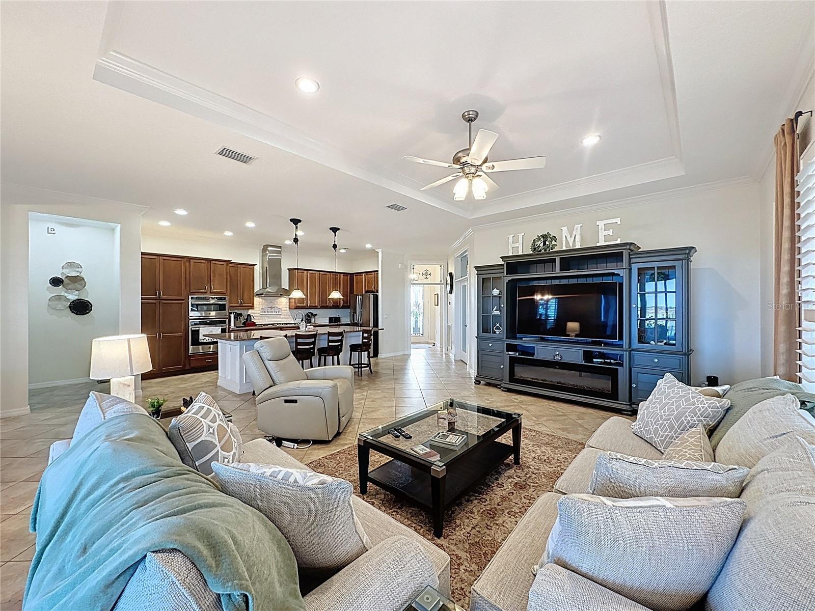 CASCADES OF GROVELAND (TRILOGY) - Residential