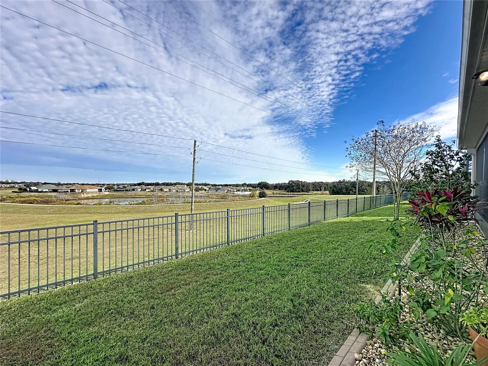 CASCADES OF GROVELAND (TRILOGY) - Residential