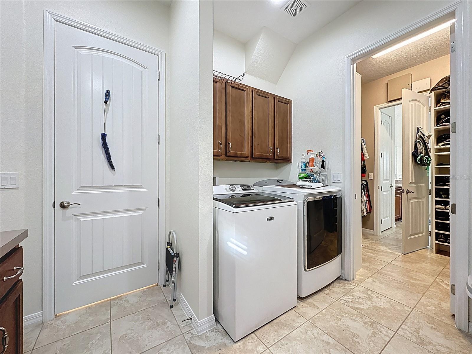 CASCADES OF GROVELAND (TRILOGY) - Residential