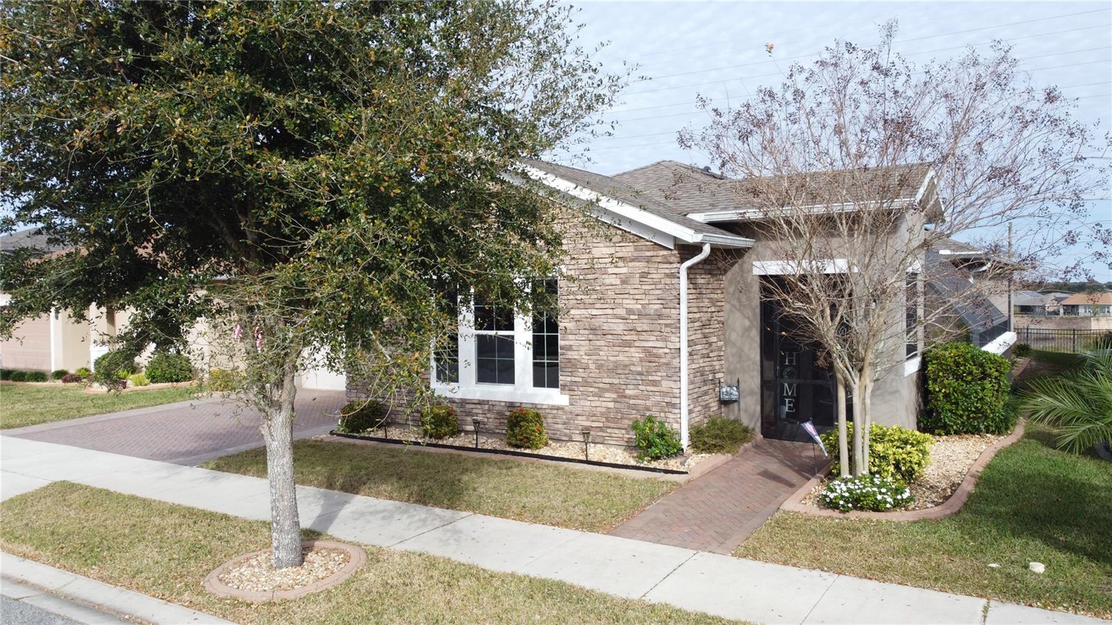 CASCADES OF GROVELAND (TRILOGY) - Residential