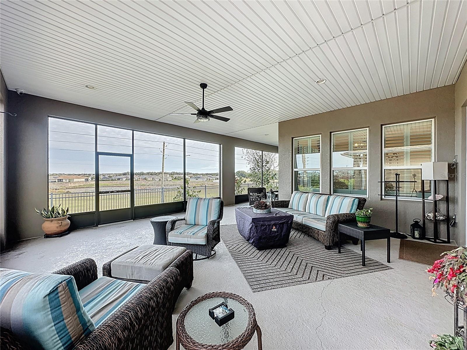 CASCADES OF GROVELAND (TRILOGY) - Residential