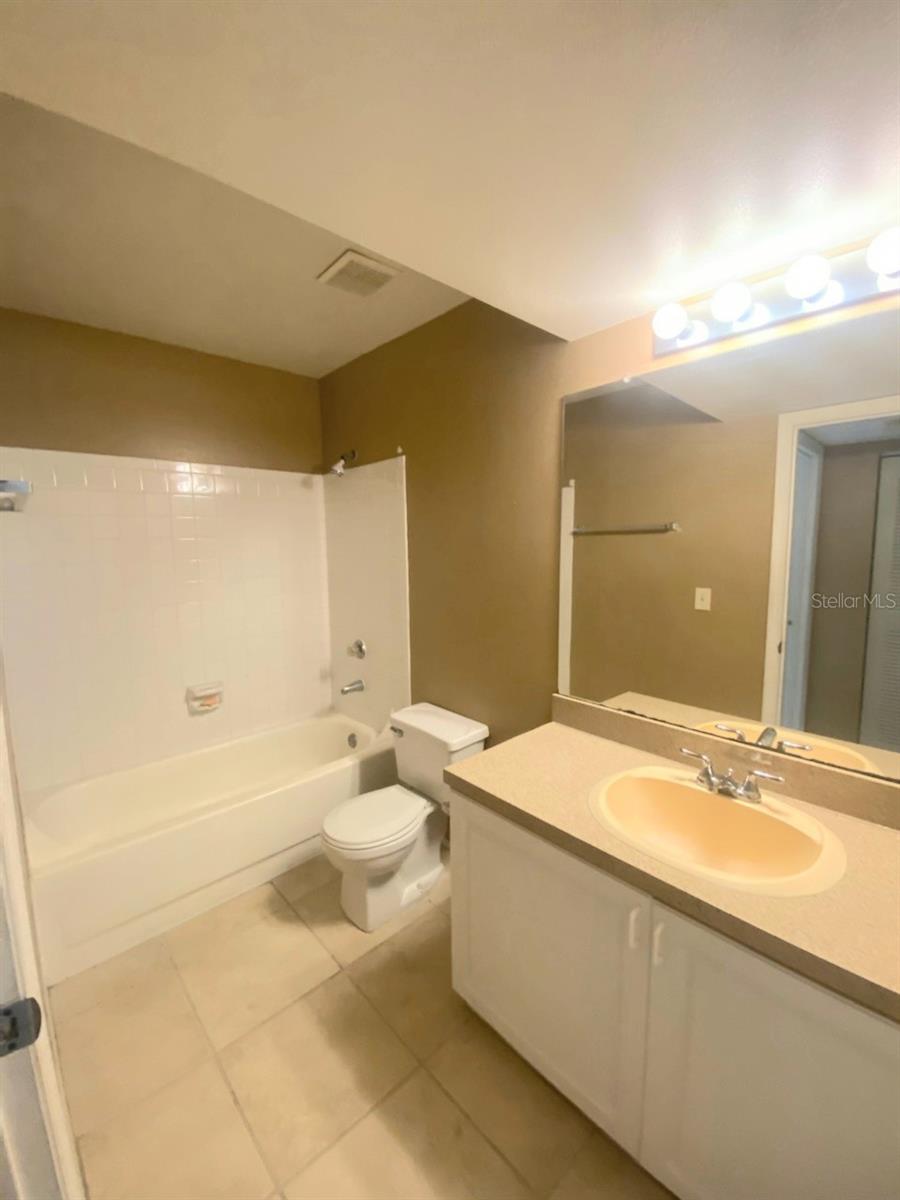 THE LANDINGS OF TAMPA A CONDOM - Residential Lease