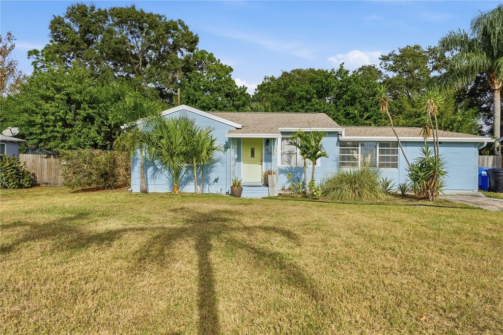 Photo of 1249 Essex Drive N, St Petersburg, FL 33710 (MLS # TB8455341)