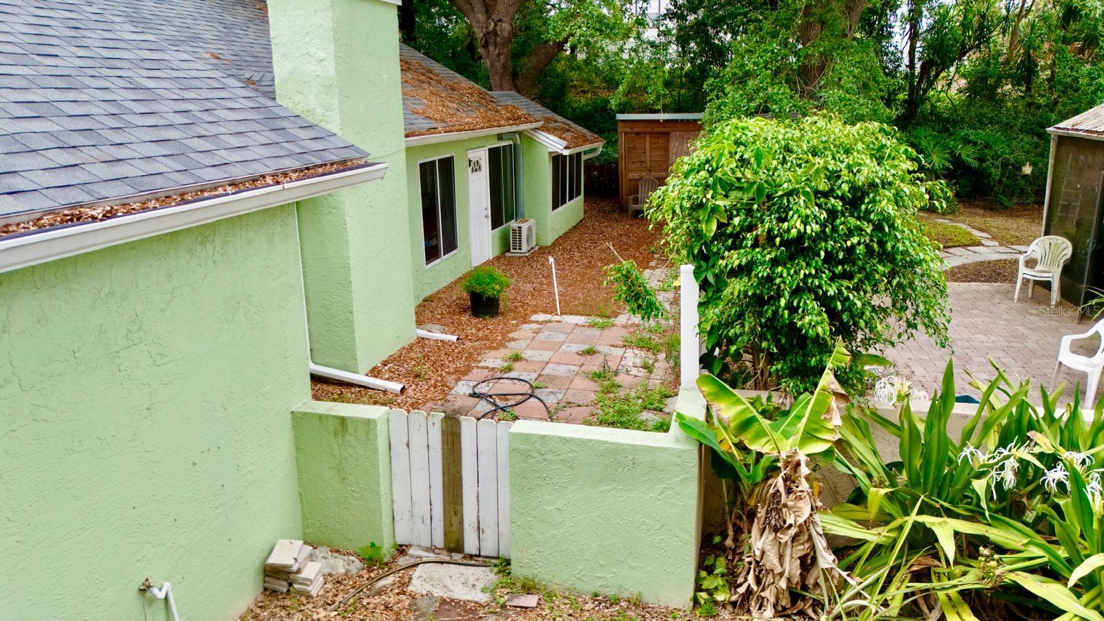 SUMMER LAKES - Residential