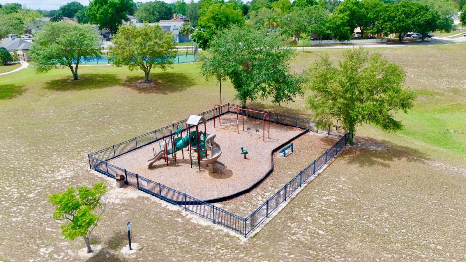 SUMMER LAKES - Residential