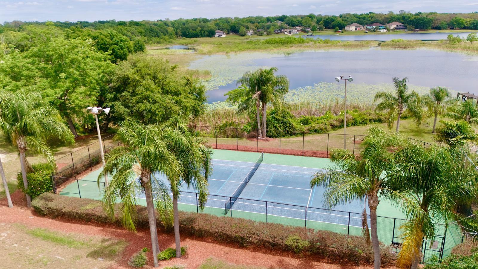 SUMMER LAKES - Residential