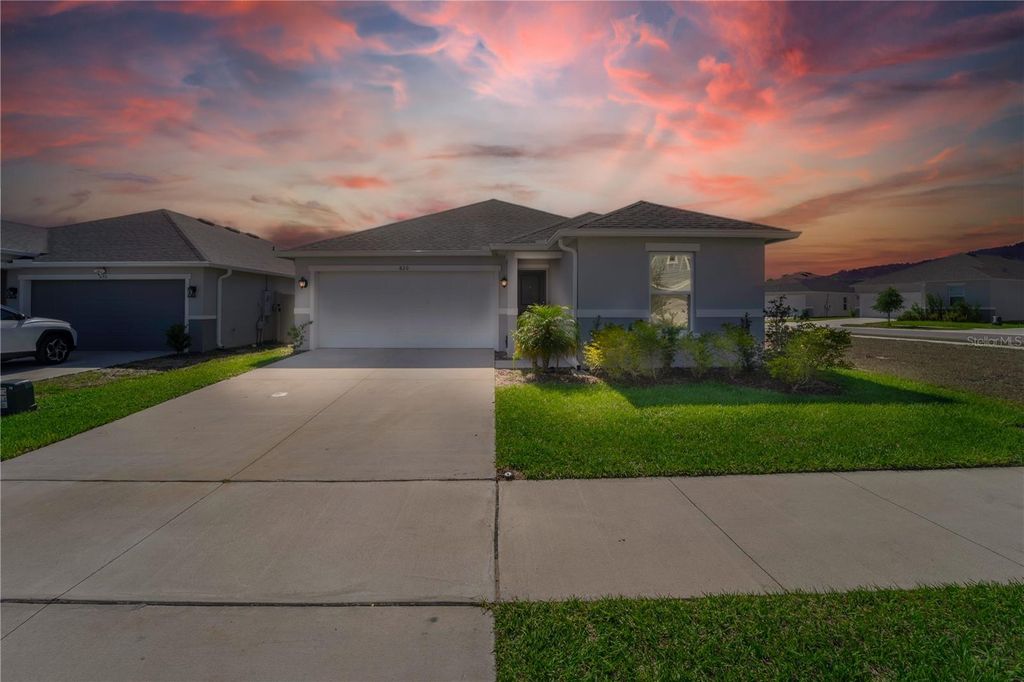 Photo of 820 Overpool Avenue, Davenport, FL 33896 (MLS # O6394068)