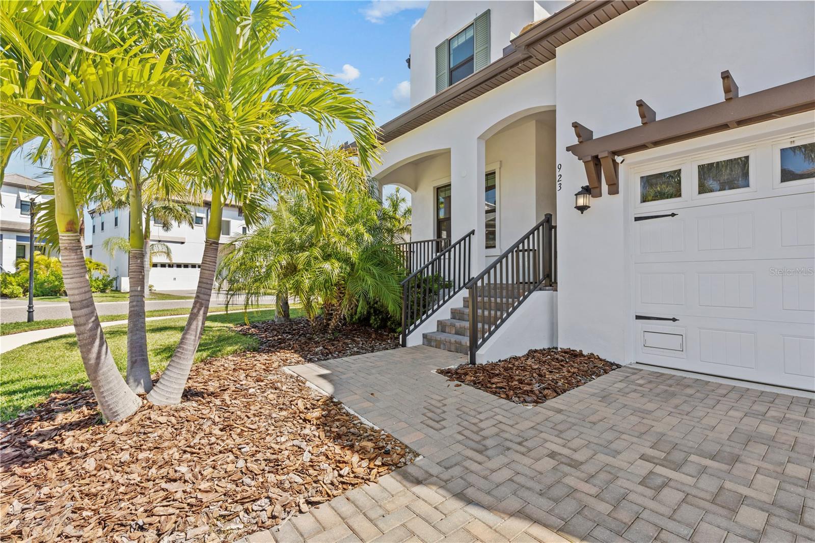 923 SEAGRAPE DRIVE