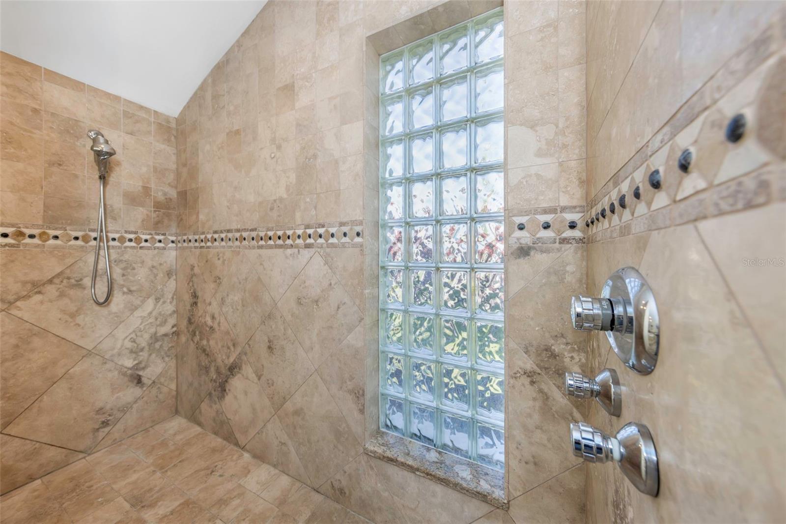 BAYPORT VILLAGE - Residential